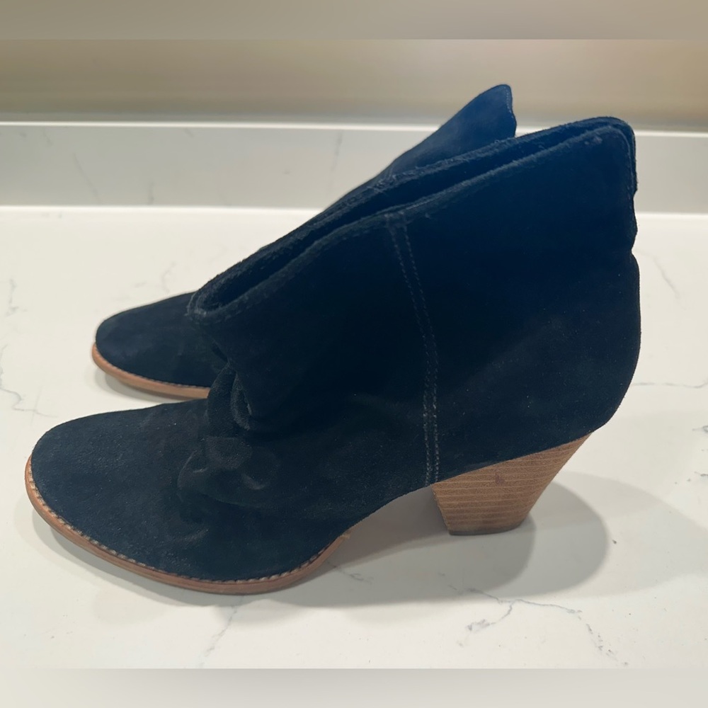Splendid Black Suede Ankle Booties - size 9M